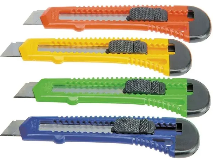 Bismark Cutter Grande Retractil – Empuñadura de Plastico – Bloqueo de Seguridad