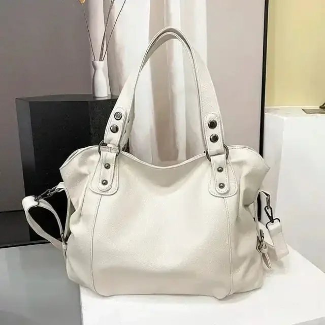 Bolso de cuero elegante y versátil