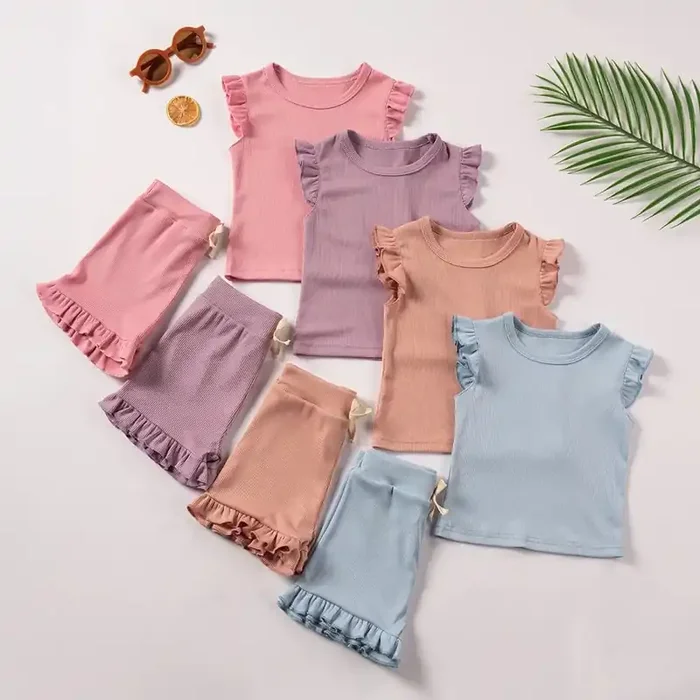 Conjunto elegante de verano para niñas.