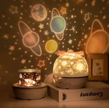 CosmoCalm™ Sumerge sus noches en un universo relajante.