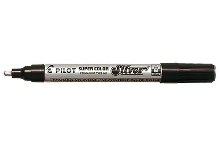 Pilot Super Color Rotulador Permanente – Punta de 4,5mm de Poliacetal – Tinta muy Densa y Opaca – Cuerpo Metalico – Color Plata (12 uds)