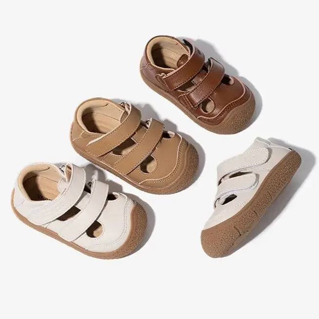 Zapatos de bebé transpirables con velcro.