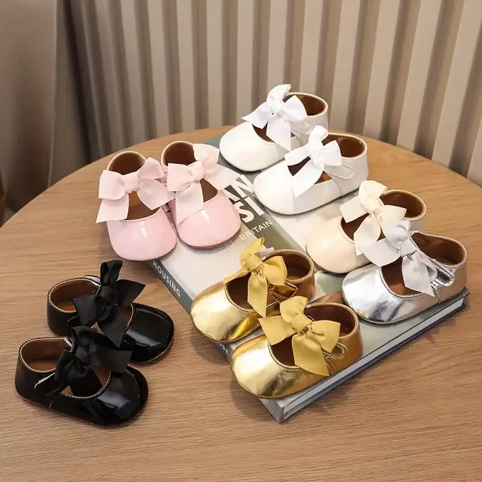 Zapatos de paseo brillantes para bebés